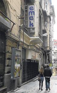 Saatchi yeni koleksiyonerleri beğenmiyor