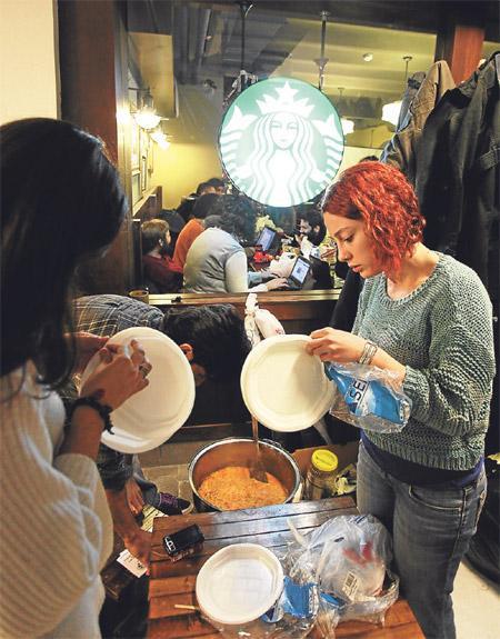 Boğaziçi kampusunda Starbucks ayaklanması