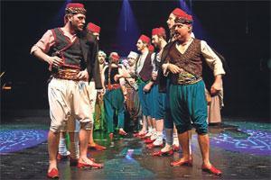 “SANA iDi SÖZÜMÜZ, ÜZERiNDE GÖZÜMÜZ...”