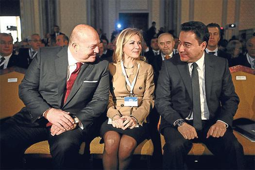 Orta halli, orta demokrasili ülke tuzağına düşmeyelim
