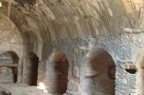 Yedi Uyuyanlar Mağarası ve Efsanesi