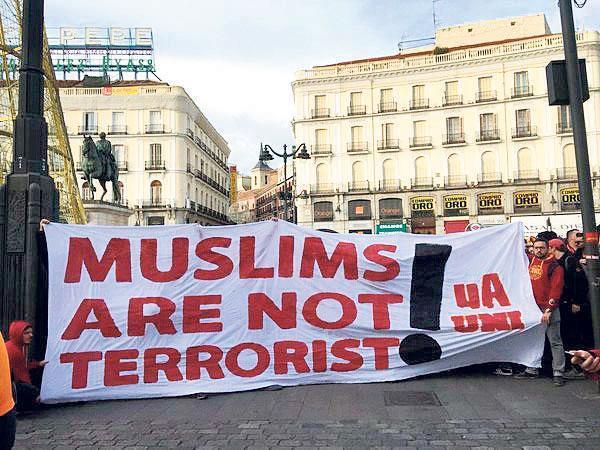 Müslümanlar terörist değil