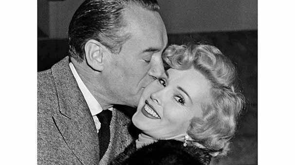 Hollywoodun efsanevi oyuncusu Zsa Zsa Gabor hayatını kaybetti