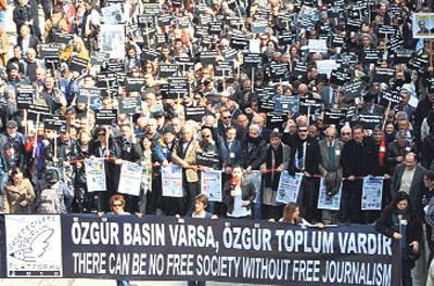 Yarısı eksik ağız...