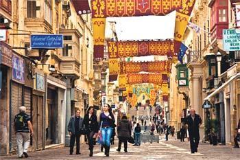 AKDENiZ’iN ORTASINDA BiR SiNEMA SAHNESi MALTA