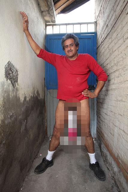 Katta qora xoroz porno Mening jinsiy olatni aylanasi 11 santimetr.