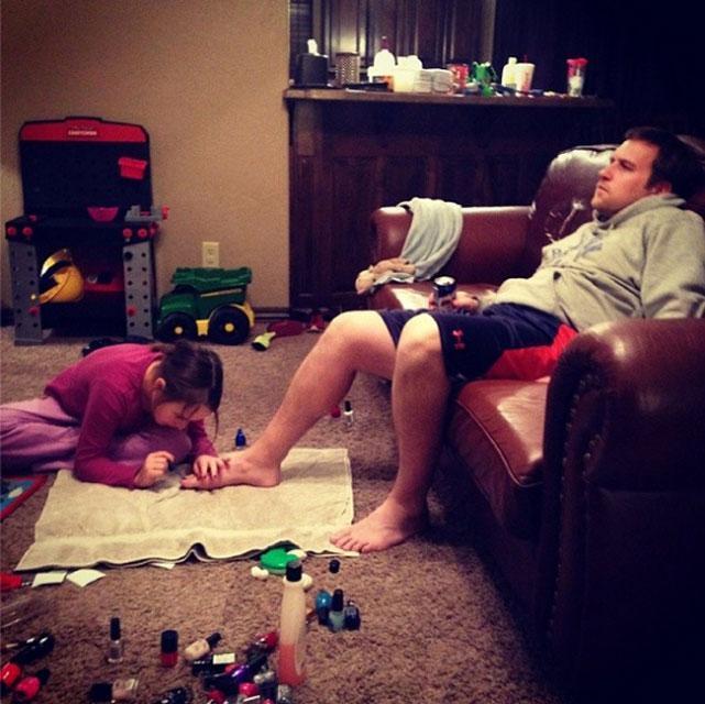 Пап давай пока мамы нет. Пап давай пока мамы нет. Спящие малыши. Пап давай пока мамы нет. Мамы и папы нет дома.