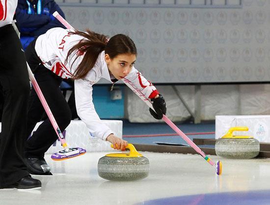 Türkiye Curling Kız Milli Takımı Rusyayı 6-4 yenerek yarı finale çıktı