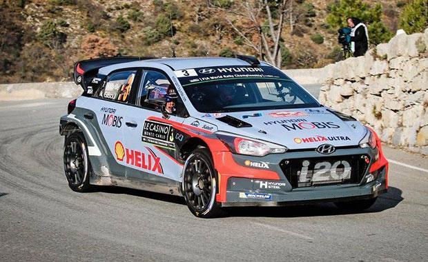 Hyundai i20 WRC podyumla başladı