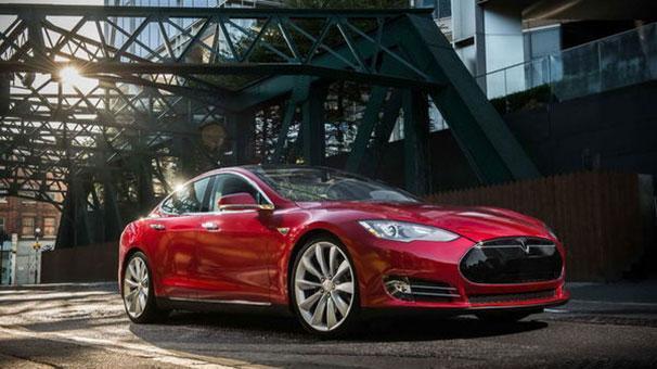 Tesla, iki aracının üretimine son veriyor