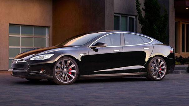 Tesla, iki aracının üretimine son veriyor