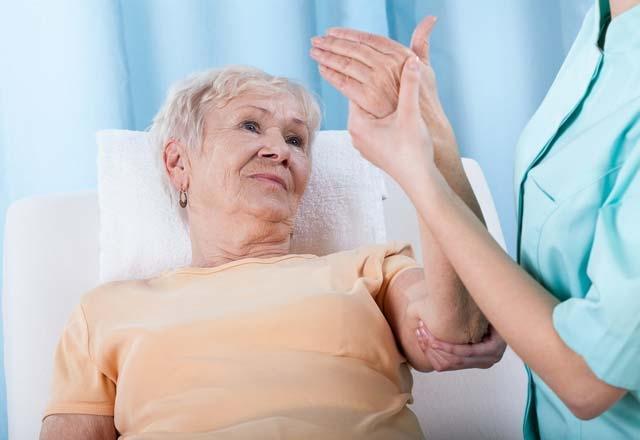* İlerleyen yaşlarda kemik erimesi (osteoporoz)D vitamini eksikliğini büyük oranda tamamlamak istiyorsanız her gün güneşte en az 20 dk durmalısınız. Bu durumun dışında tüketeceğiniz gıdalardan da D vitamini eksikliğini giderebilirsiniz.İşte D vitamini eksiklğini giderecek gıdaların listesi…