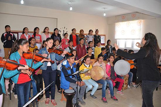 Köy çocuklarının orkestrasına uluslararası davet