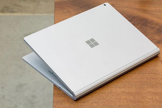 Microsoftun Windows 10 S yüklü Surface Laptopı duyuruldu