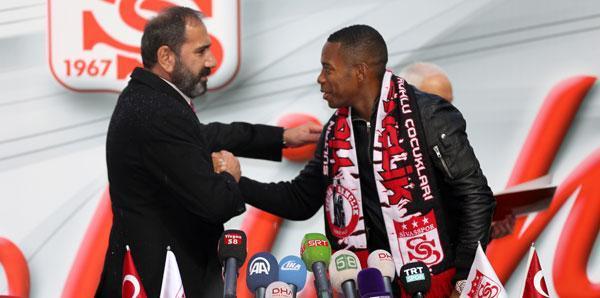 Robinho resmen Sivassporda