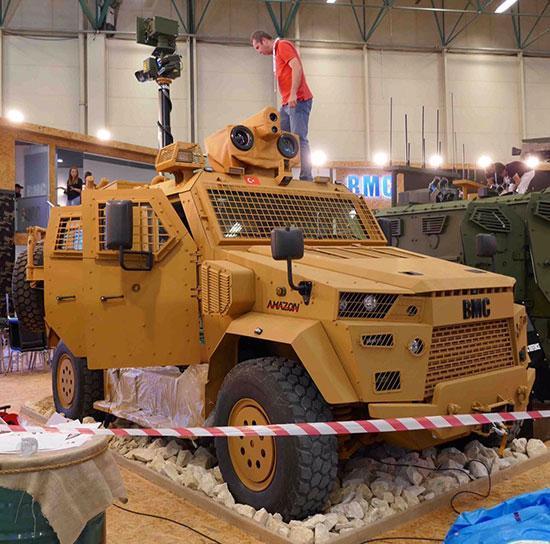 Türkiyenin lazer silah entegreli ilk zırhlı aracı sahaya çıkıyor