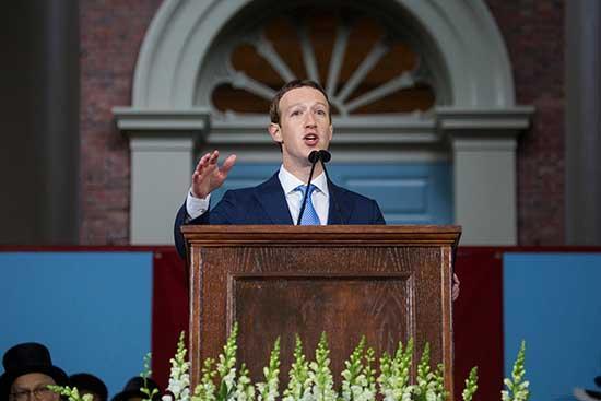 Mark Zuckerberg, Harvard diplomasını aldı