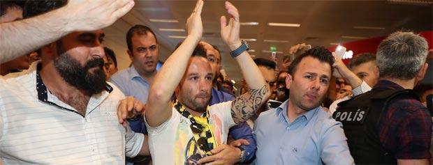 Fenerbahçenin resmen açıkladığı Valbuena İstanbulda