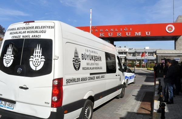 İstanbulda bekar evinde kalan 2 polis ölü, 1 polis komada bulundu