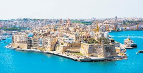 Rengarenk bir ada: Malta