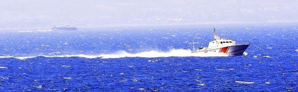 Yunan botları Türk Sahil Güvenliğini görünce geri çekildi