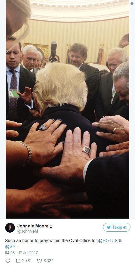 ABD Başkanı Trumpı Oval Ofiste ortaya alıp dua seansı yaptılar