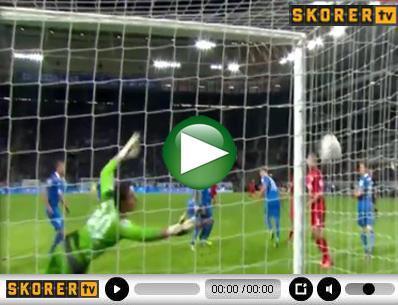 Bundesligada skandal gol Auta giden topa gol dedi...
