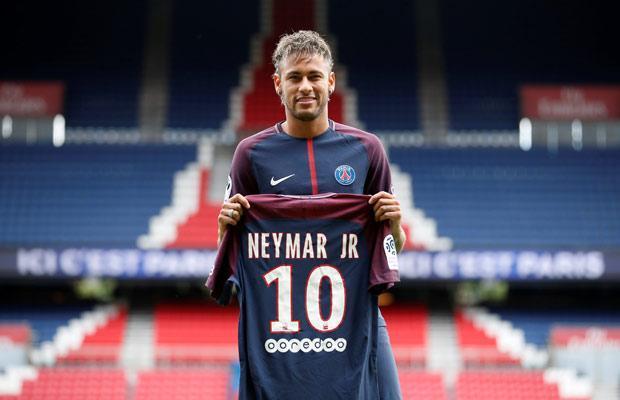 Neymar resmi sözleşmeye imza attı İlk sözleri...