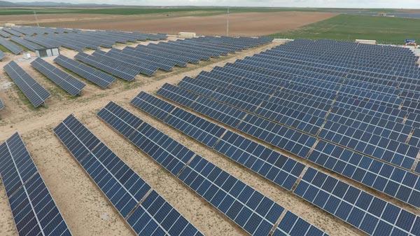 Türkiyenin en büyük güneş enerjisi santrali Konyada açıldı
