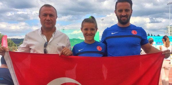 Yasemin Keskinsoy tarihe geçti!