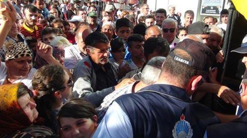 Edirne’deki festivalde 1 ton tava ciğer dağıtıldı