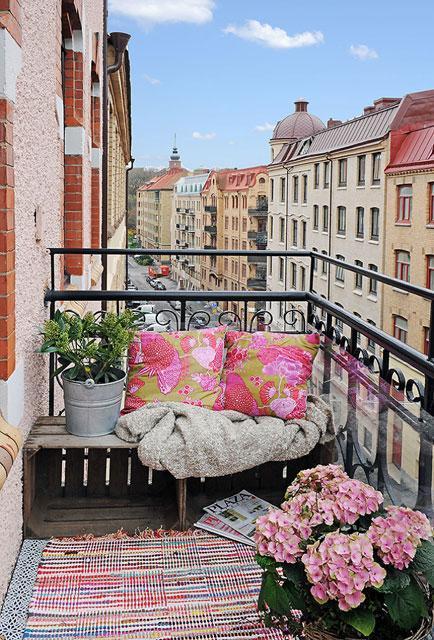 Konforlu balkon dekorasyonu önerileri