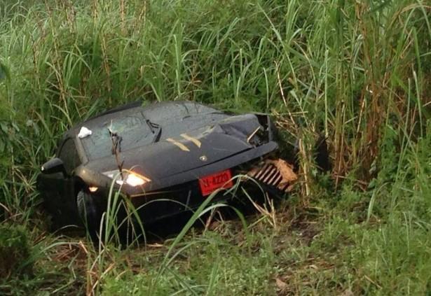 Lamborghini Gallardo böyle ikiye bölündü