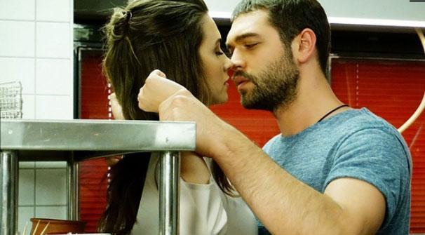 Tatlı İntikam 10. bölüm fragmanında Pelin kıskançlık krizine giriyor