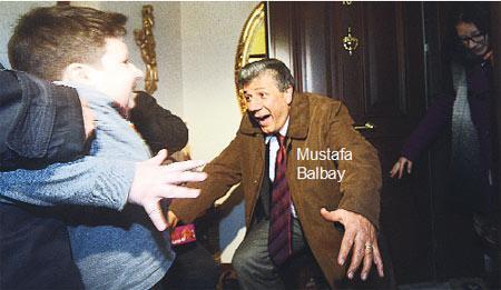İNSANLIK ÖLMEDİ