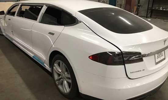 Limuzine dönüştürülen Tesla Model S açık artırmaya çıktı