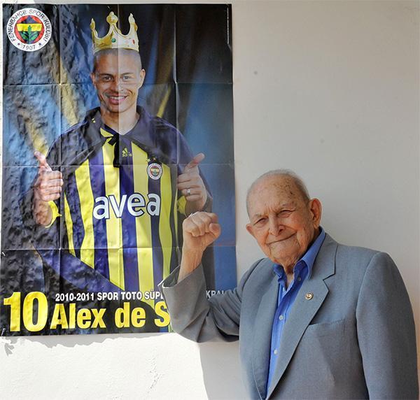 Fenerbahçenin eski Başkanı Faruk Ilgaz vefat etti