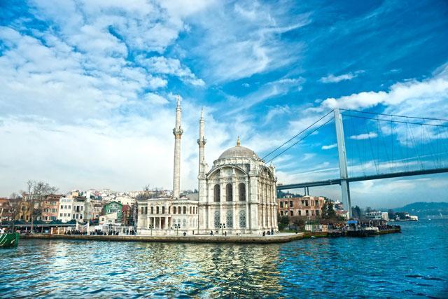 Ortaköy Camii