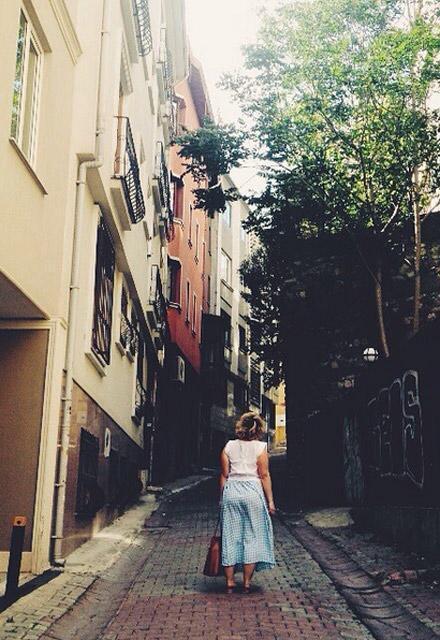 Terk edilen genç kadının bakın ne yaptı