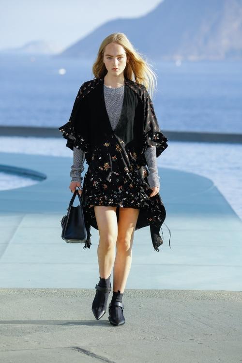 Sportif ve Asimetrik: Louis Vuitton 2017 Resort Koleksiyonu