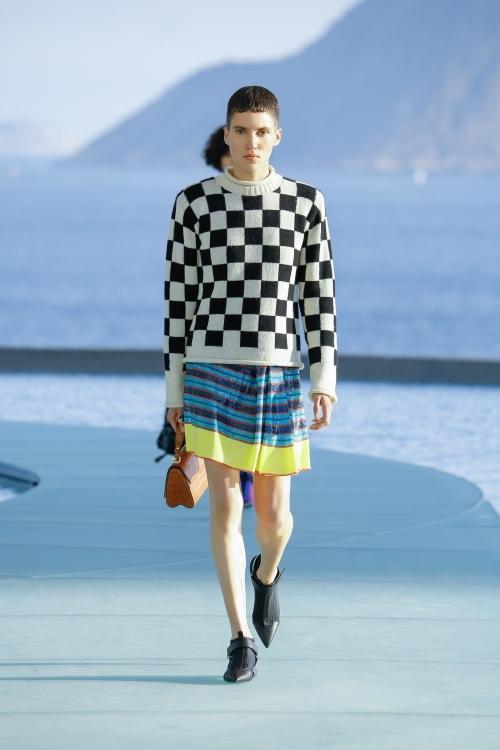 Sportif ve Asimetrik: Louis Vuitton 2017 Resort Koleksiyonu