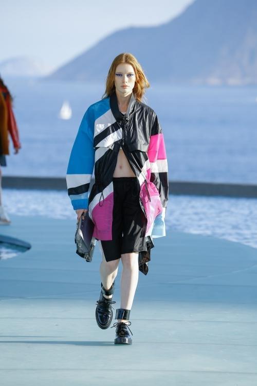 Sportif ve Asimetrik: Louis Vuitton 2017 Resort Koleksiyonu