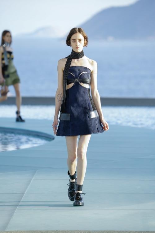 Sportif ve Asimetrik: Louis Vuitton 2017 Resort Koleksiyonu