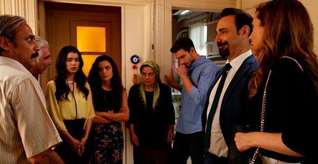 Gülümse Yeter dizisinde kimler oynuyor konusu nedir