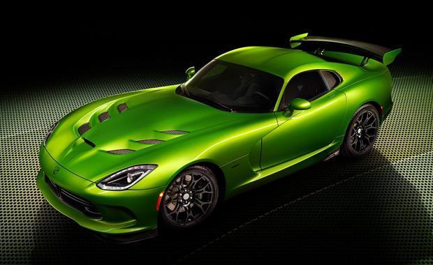 2014 SRT Viper farklı görünümüyle tanıtıldı