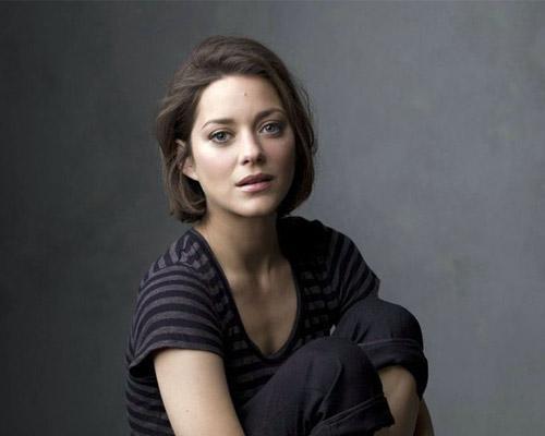 Marion Cotillard İsmailin Hayaletleri filminde çırılçıplak soyundu