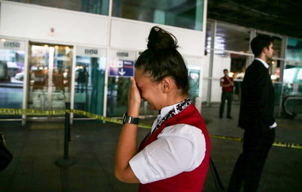 Atatürk Havalimanına bugün gelen hostesler böyle ağladı