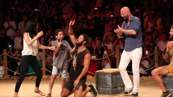 Survivor 2016 şampiyonu Atakan gözyaşlarını tutamadı İşte o anlar