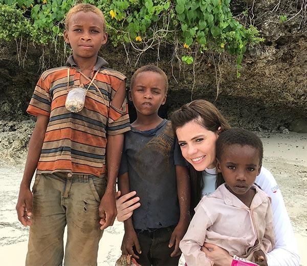 Sevil Uyar tatil için Zanzibarı seçti