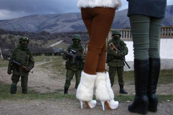 Rus askerleri üssü ele geçirdi